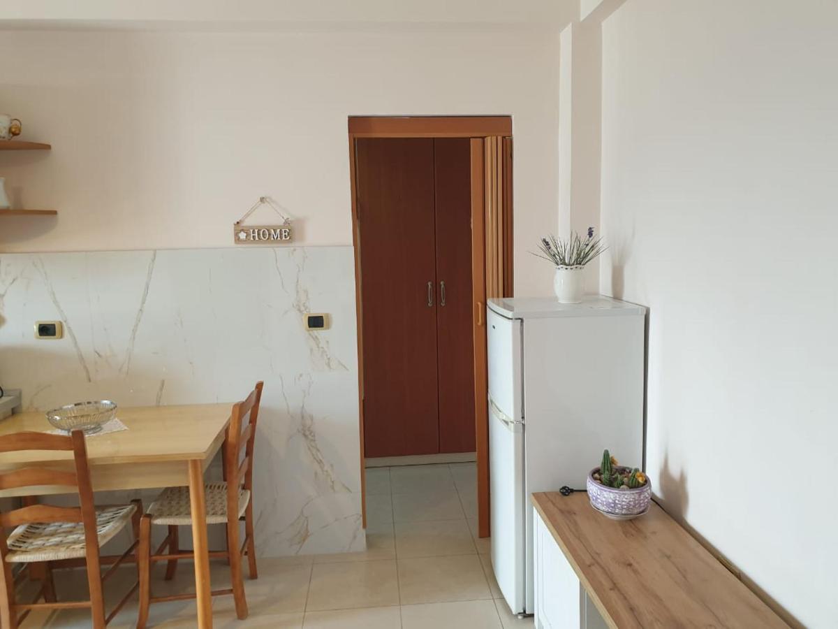 Jozi Kaiser Apartment 3 Durrës Esterno foto